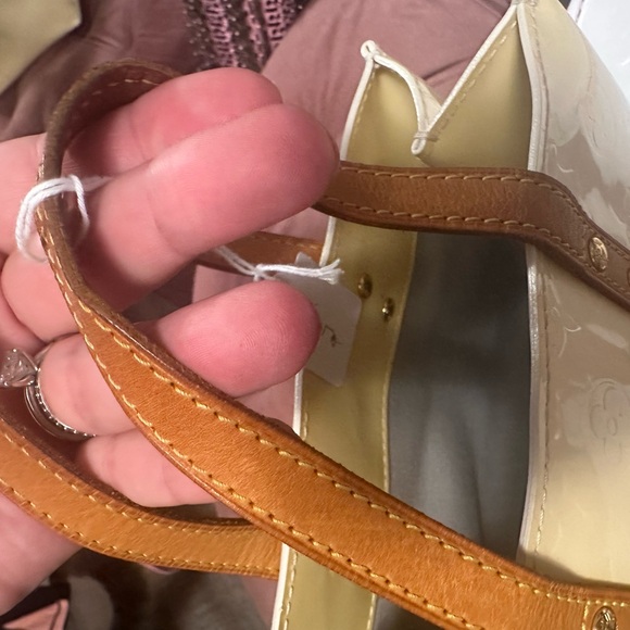 Authentic Reade Monogram Vernis Pm Yellow/Gold Patent Leather Tote Small - Picture 4 of 10